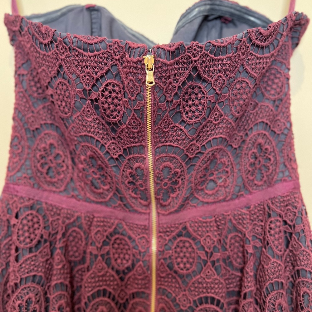 Club Monaco - 'Leandra' Pink & Purple Strapless Floral Lace Dress - size 6 - Picture 9 of 11